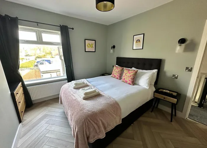 Bronte Cottage - Quirky, Central, 2Bed, Seaside